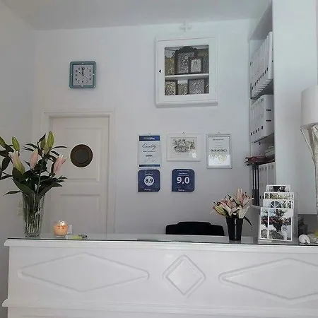 Casa Bianca Hotel 2*